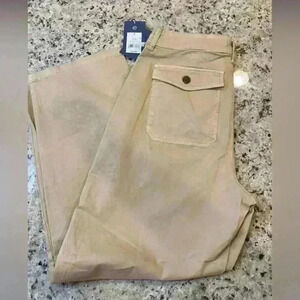 Universal Thread Capris NWT